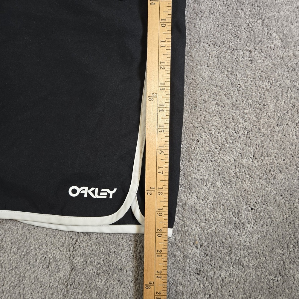 Oakley Board Shorts Mens 38 Solid Crest Black Lightweight Swim Surf - Picture 3 of 7
